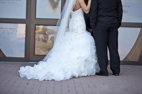 Perles De Cristal 2019 Nouvelles Robes De Mariée Dos Nu Jupes À Niveaux Perles Inbal Dror Sirène Robes De Mariée De Luxe Robe De Mariée En Queue De Poisson 1384