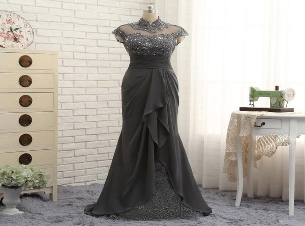 Imagen real de cristal Vestido largo de sirena gris para madre de la novia Encaje Cuello alto Manga casquillo Gasa Vestidos de fiesta de noche formales Pleate2620583