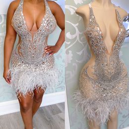 Crystal Short Feather Tail Sexy Mini Deep V Neck Neck Maké Maba Robes Robe de soirée Homecoming