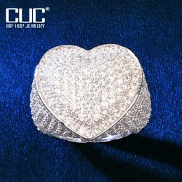 Cuc Silver Color Heart Love Shape Ring pour les hommes Femmes Ice Out Zircon Copper Charm Anneaux Fashion Hiphop Jewelry Gift 240507
