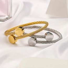 Brazalete para mujer Amor para mujer Joyería de lujo Pulseras de diseño de oro de 18 quilates Joyería de regalo para mujer Pulsera de diseñador Regalo de moda de primavera Pulseras al por mayor Y23454