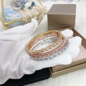 Brazalete de plata de ley 925 con cabeza y cola de diamante, pulsera de hueso de serpiente, marca de moda para mujer, joyería de lujo con personalidad 223W