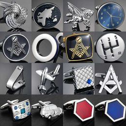 Boutons de manchette Sports et divertissement de haute qualité échecs en argent Chemise française pour hommes Movie Car boutons de manchette G220525