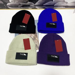 Sombreros de gorro de diseñador con puños para hombres Gorro de punto Mujer Deporte de invierno Gorra de calavera Letra Mantener abrigado Sombreros de invierno de lujo Diseñadores Hombres Moda al aire libre fa04