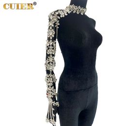 Cuier Sexy Choker Women Arm Chain Bijoux Anneau de bijoux avec bracelet Bangle Bijoux de mode de mode accessoires Body 240507