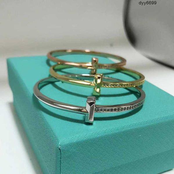 Cunk Pulseras con dijes Juego de pulseras T1 de oro rosa con diamantes t Inicio Doble t Medio diamante Pulsera de versión estrecha Sensación avanzada de oro Pulsera simple para hombres y mujeres