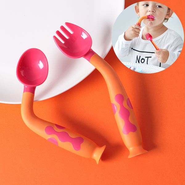 Tasses Plats Ustensiles 2PCS Silicone Cuillère Fourchette Avec Ventouse Bébé Ustensile Ensemble Nourriture Auxiliaire Tout-petit Apprendre À Manger Formation Pliable Doux 220906