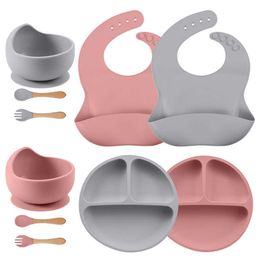 Tasses Vaisselle Ustensiles 3/4/5PCS Silicone Bébé Alimentation Set Enfant Assiette Divisée Alimentation Ventouse Bols Potable Tasse Cuillère Fourchette pour Enfants Formation Vaisselle AA230413