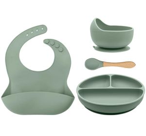 Cups Dishes Utensils 4pcs children's Tableware Set Baby Dishes Plate Bowl With Sucker Waterproof Bib For Newborn Spoon Silicone Feeding Baby Items AA230413