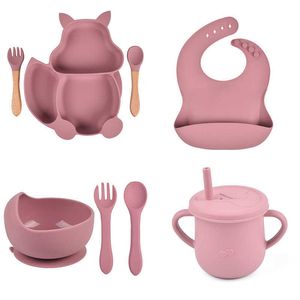 Cups Derees Uitrusting 8pcs/Set Baby Silicone Sucker Bowl Plaat Bibt Bibs Lepel Sets Kinderen Non-slip AFBEELDING BABY VOEDING DISKLIJKING BPA GRATIS AA230413