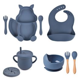 Cups Derees Uitrusting 8pcs/Set Baby Table Tree Sets Silicone Non-Slip Kinderen Voer Dinke Bord Bow Cup Bib Lepel Fork Cultery Derees BPA Gratis 230530
