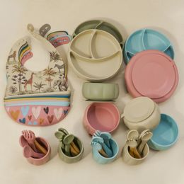 Bekers Borden Gebruiksvoorwerpen BPA-vrij Babyaccessoires Kinderservies Siliconen slabbetje Voedselcontainer Voederborden Sucker Kom Lepel Beker 230726