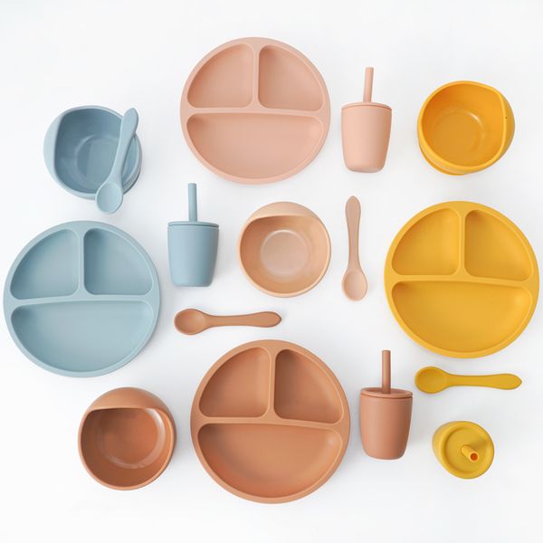 Tazas Platos Utensilios Vajilla para niños sin Bpa Tablero de comida de silicona suave de moda fácil de limpiar tazas y cucharas para lavar platos lindas herramientas pequeñas 230427