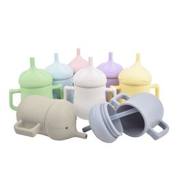 Tasses Vaisselle Ustensiles Enfants Silicone Tasse D'alimentation Dessin Animé Résistant Aux Chutes Bébé Paille Tasse Avec Double Poignées Enfants Apprentissage Boisson Verre Sans BPA AA230413