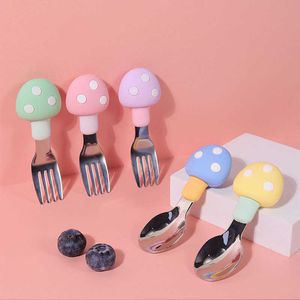 Cups Derees Uitrusting Uitstoel Siliconen Handvat Kinderlepel Vork Set Dessert Lepel For Children AFBEELD BABY GADGets Feed Kid Children's Cutlery AA230413