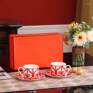 Cups Saucers 2 luxe porselein rood en met logobox voor verjaardag bruiloft huiswarming cadeau koffie thee kopje schotel set servies