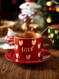 Kopjes Schoteltjes 250 ml Liefdevormige mok Grote capaciteit Hoge schoonheid Creatieve keramische paarkop met lepel Vintage koffie Kerstfeestcadeau