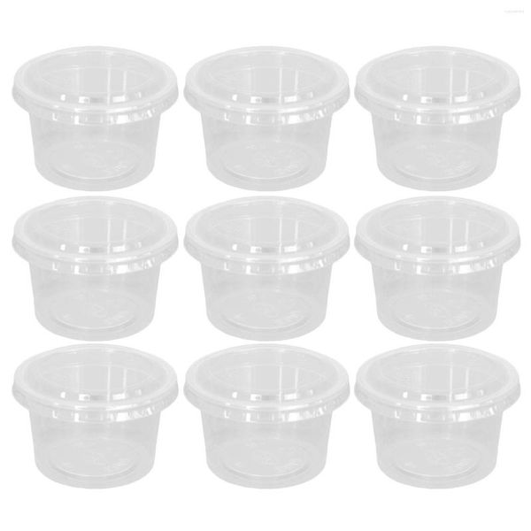 Tazas Platillos Behokic 100PCS Plástico transparente desechable 55ML Porción Salsa Olla Almacenamiento con tapa para barbacoa Picnic Restaurante Organizador de cocina