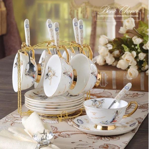 Tazas y platillos de cerámica de porcelana de hueso, taza de café blanca de lujo, juegos de té de capuchino, Crema dorada, Vaso Europeo Plegable reutilizable 50BD