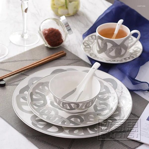 Tazas platillos china de huesos cena diseño de vía de cerámica de 6 piezas cola de vajilla con cuchara de tazón de porcelana blanca y negra