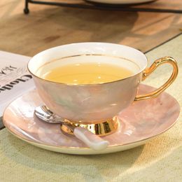 Tasses soucoupes tasse à café britannique et soucoupe ensemble bureau en porcelaine esthétique tasse en céramique de luxe européenne avec cuillère Tazzine Caffe