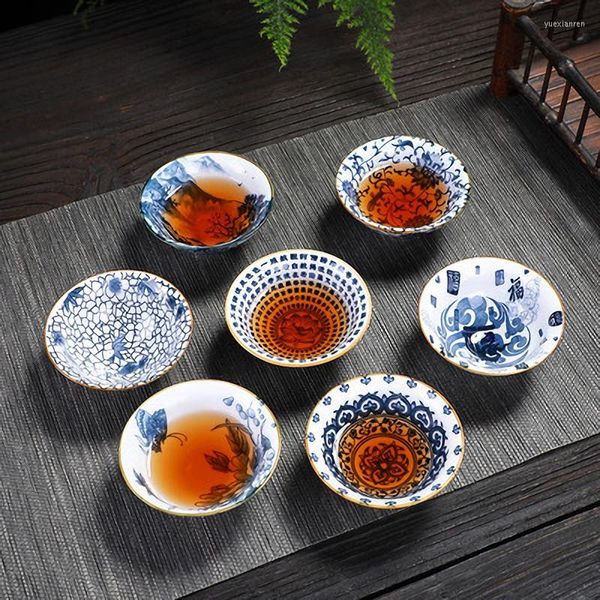 Tazas, platillos, taza de sombrero de cerámica, juego de té para el hogar, taza de té maestra de porcelana azul y blanca, Mini degustación, ecológica de China