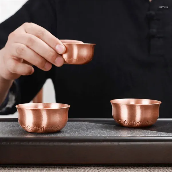 Tazas platillos de cobre espesado té pequeño tazón creativo copa de vino de metal doméstico maestro tallado tallado de loto tacups de bebida