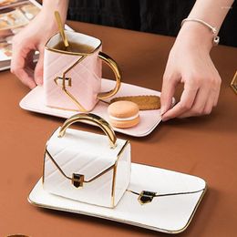 Kopjes schotels creatieve tas vorm keramische beker schotel golden rand deset thee voor koffie middag met lepel keukenaccessoires