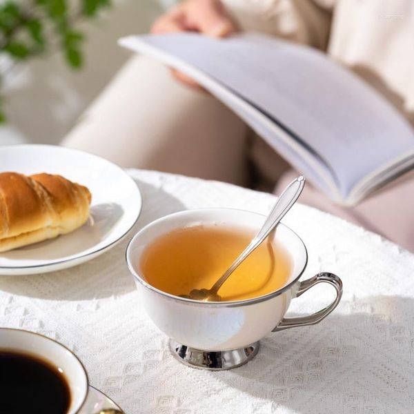 Ensemble de tasses et soucoupes à café en céramique, soucoupes créatives, légères et de grande valeur, cuillère à thé de luxe de l'après-midi, trois pièces