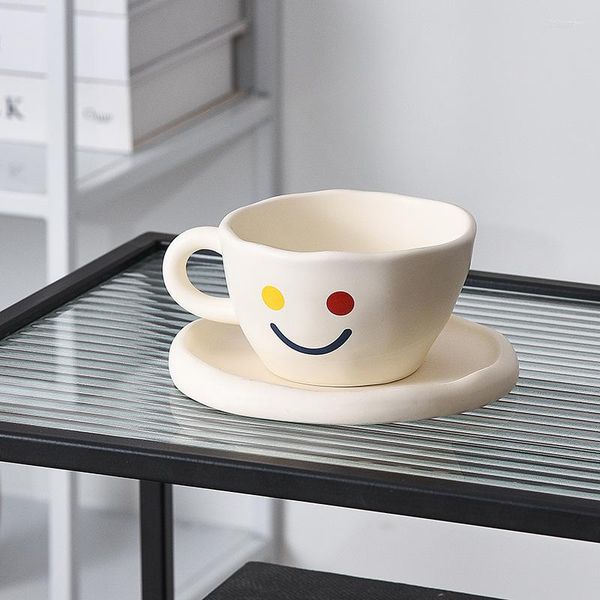 Tazas y platillos creativos pintados a mano mate cerámica sonrisa taza de café y platillo divertido lindo juego de té vajilla regalo único para amigos madre
