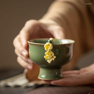 Tasses soucoupes tasse à thé créative rétro pied haut maître tasse en céramique à la main pincée exquise fleur petit bol à thé vert