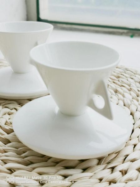 Tazas platillos got de goteo tipo copa de cerámica taza taza de leche pura platillo puntiagudo de porcelana pareja de 70 ml de cafetería cónica