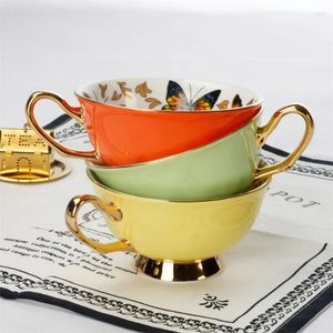 Tasses Soucoupes Tasse à café en porcelaine d'os européenne porcelaine colorée papillon ensemble de thé et soucoupe en céramique bureau britannique tasse à thé Drinkware cadeau