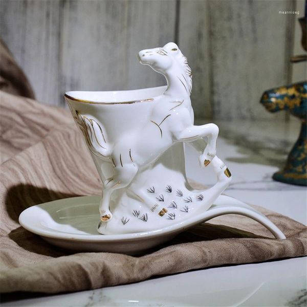 Tasses Soucoupes Européenne En Céramique 3D Belle Tasse À Café Cheval Doré En Relief Avec Soucoupe Ensemble Porcelaine Élégant Bureau Tasse À Thé Creative Tasse À Lait