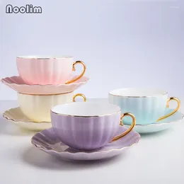 Tasses Saucers European Ceramic Luxury Luxury Mignon Coffee tasse avec soucoupe Set Porcelain Modern Simple Afternoon TEA Office Office 200ml