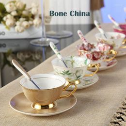 Cups Saucers European Elegant Bone China Coffee Cup en Saucer Lepel Luxe Porselein Dish