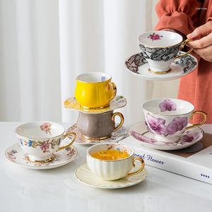 Kopjes Schoteltjes Europese stijl keramische koffie en borden Home Afternoon Tea High Beauty Mokken Bloemenset