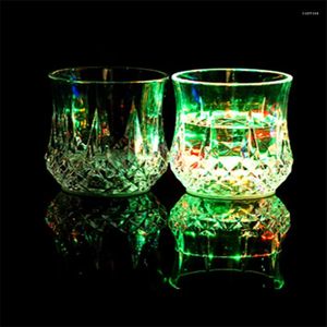 Tasses Saucers Fashion Inductive Colorfuful Cup Acrylique Bar Party LED VOIR VOIR BUISSANCE DE VIN WHISKY EAU NIGHT