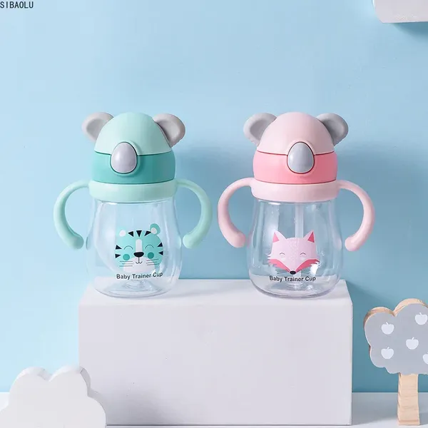 Tasses Saucers nourrissant les enfants pour les enfants nés pour bébé boivent des bouteilles d'eau buvant une tasse avec une tasse avec un buveur infantil de paille