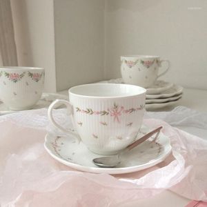 Tasses soucoupes français classique café en céramique en relief tasse à thé soucoupe anglais après-midi porcelaine tasse à thé maison El fait à la main