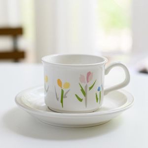 Tasses soucoupes service à café en porcelaine tulipe fraîche avec soucoupe 6 onces mignon fleur expresso Latte tasse Vintage après-midi tasse à thé