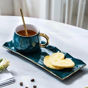 Tasses Saucers Green Coffee tasse d'ensemble avec tapis et couvercle à la cuillère à lait en céramique Petit-déjeuner Table Vérin