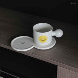 Cups Saucers Koreaanse creatieve glimlach beker met schotel keramische koffie of thee schotel set Home Office servies