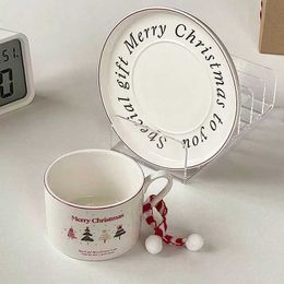 Cups Saucers Korean Ins Christmas Ceramic Tea Cup en Saucer Set Fashion Coffee Mugs Christmas Tree Socialite Café Afternoon Tea Tableware