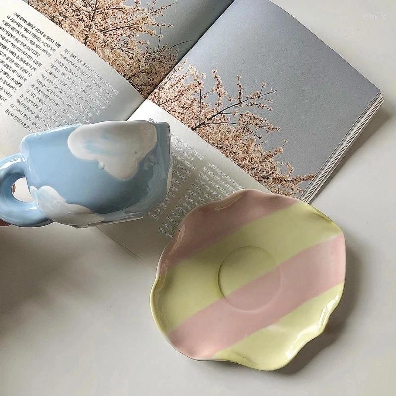 컵 접시 수신기 Ladycc Korean Girl 's Heart Lovely Coffee Cup Dish Mug Latte Flower 손 그리기 푸른 하늘 흰색 구름