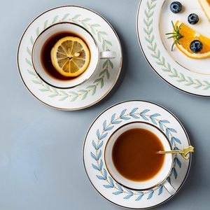 Cups Saucers Latte Noordse koffiekopje en schotel vintage keramische service thee Bot China middag set Tazas Drinkware Products