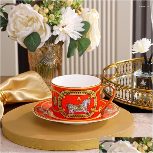 Tazas Platillos Conjuntos de tazas de café de lujo Euro Royal Court Bone China Tazas con mango dorado Juego de fiesta de té de la tarde con cuchara Caja de regalo Dro Dhisq