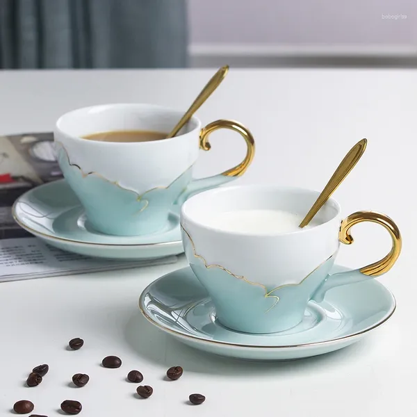 Tasses Saucers Luxury Tea tasse ensemble européen Bone Chine Porcelaine Gold Rim Milk Café expresso mignon blanc Xicara Drinkware eb50bd