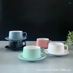 Tasses Saucers mate mate minimaliste grande capacité céramique luxueuse et assiettes pour le thé de l'après-midi rafraîchissant