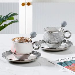 Tasses Saucers tasse de café médiéval et soucoupe Texture en pierre avec cuillère moderne simple calette de céramique à la maison